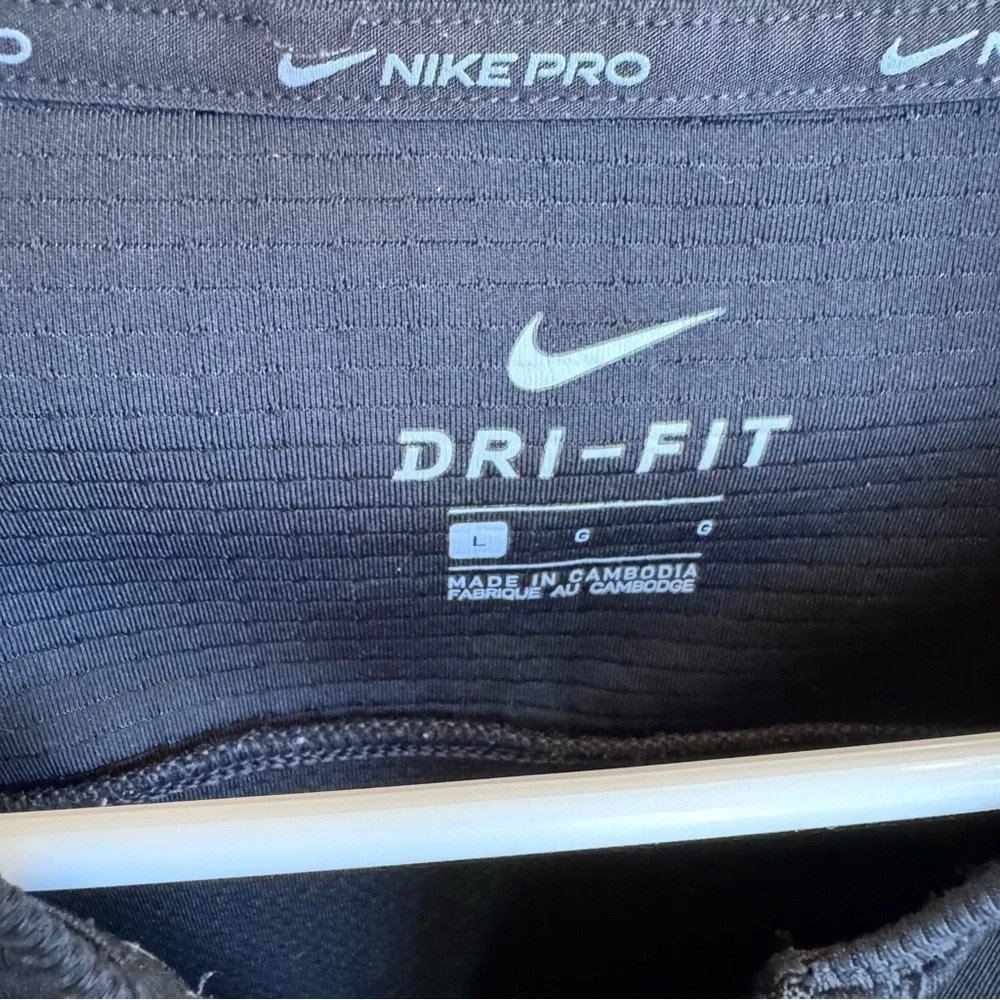 Nike Pro Dri-FIT Full-Zip Chest Swoosh Jacket size L